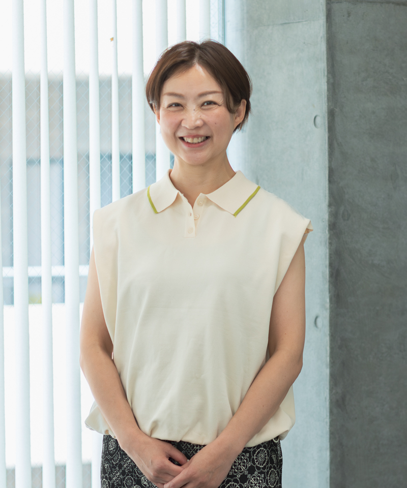 経理部財務担当：何苗